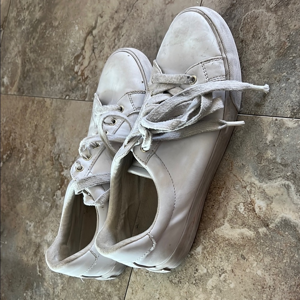 Nine West White Sneakers Minimalist Design